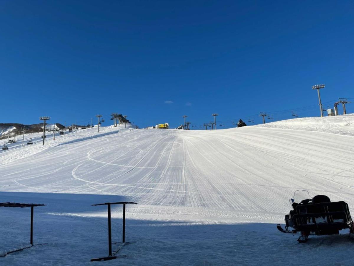 Ishiuchi Ski Center Minamiuonuma Экстерьер фото