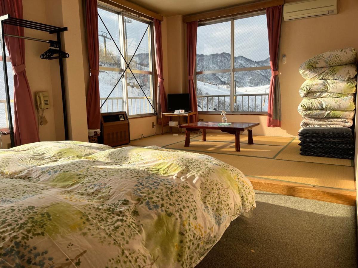 Ishiuchi Ski Center Minamiuonuma Экстерьер фото